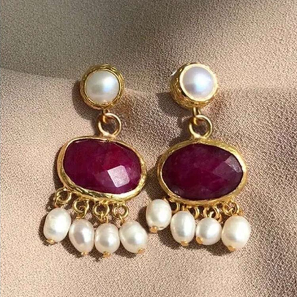 Gold and Red Earrings with Pearl Drops Q442